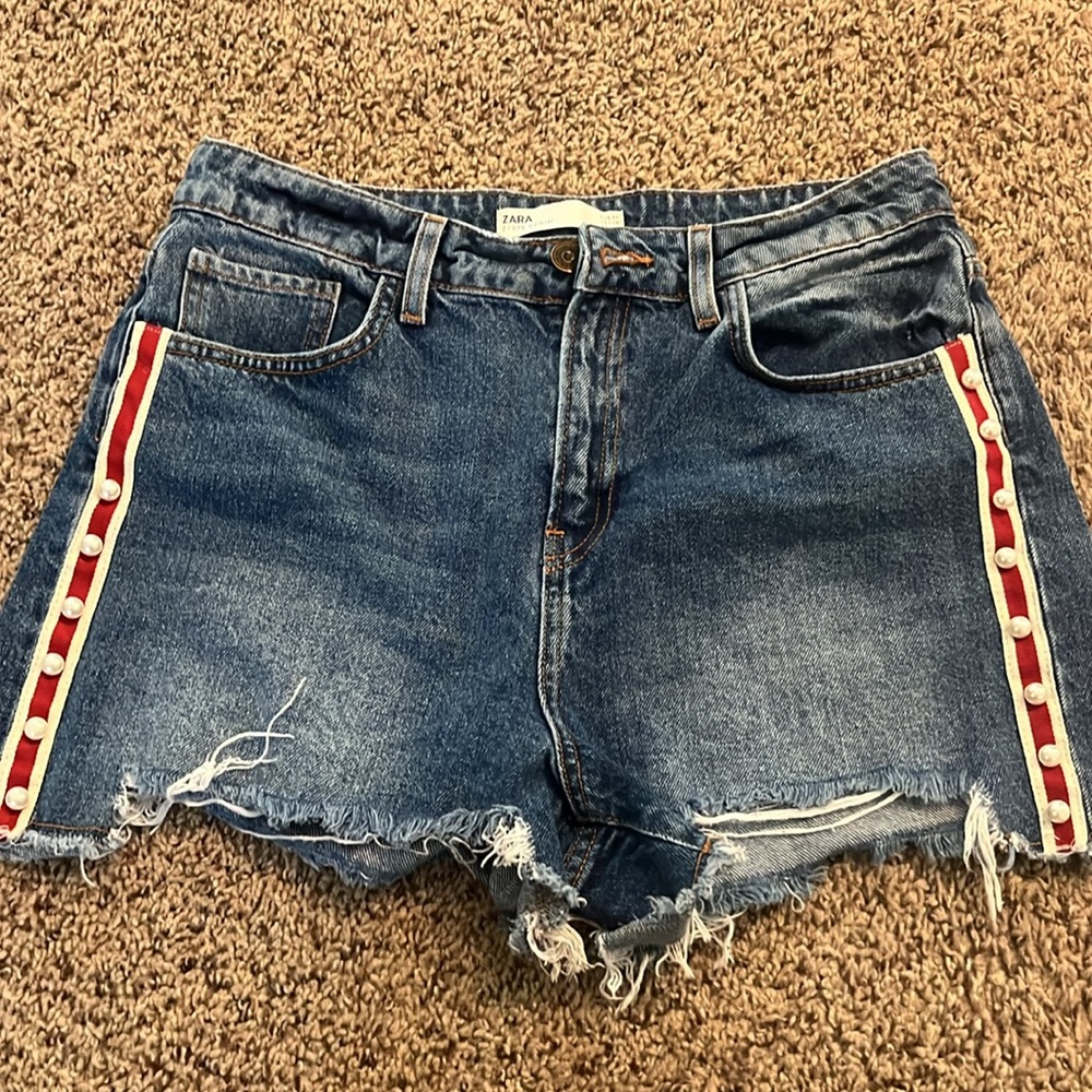 Zara Taped denim shorts with pearls Sz 6 - Picture 4 of 8